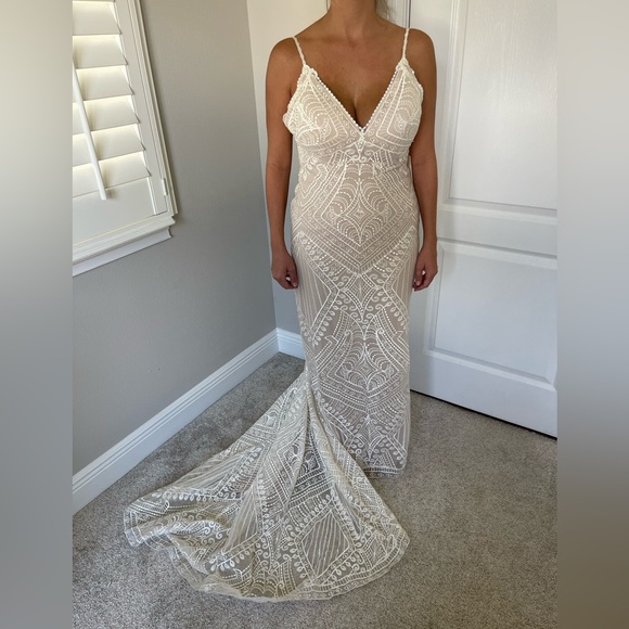 Allure Bridals Nora F132
